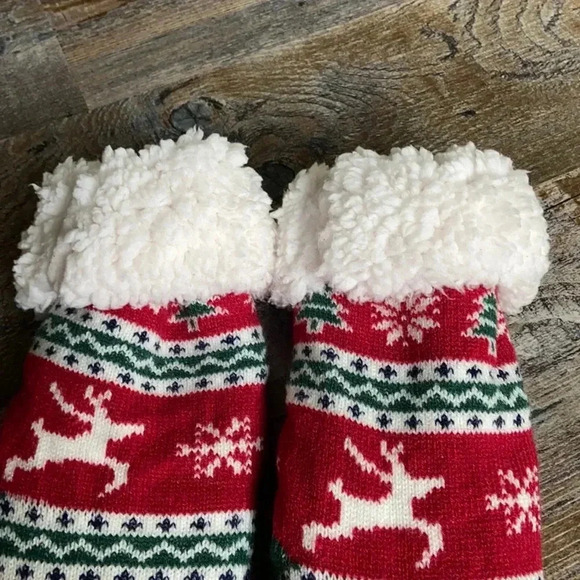 Christmas 🎄 Holiday  Fuzzzy socks 🧦 - Picture 5 of 5